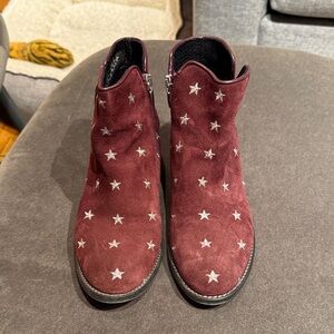 Elegant Burgundy Star Ankle Boots